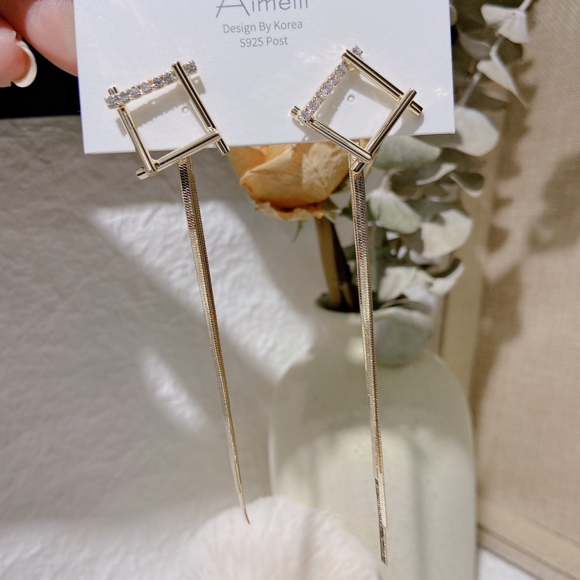 Square tassel thumbnail