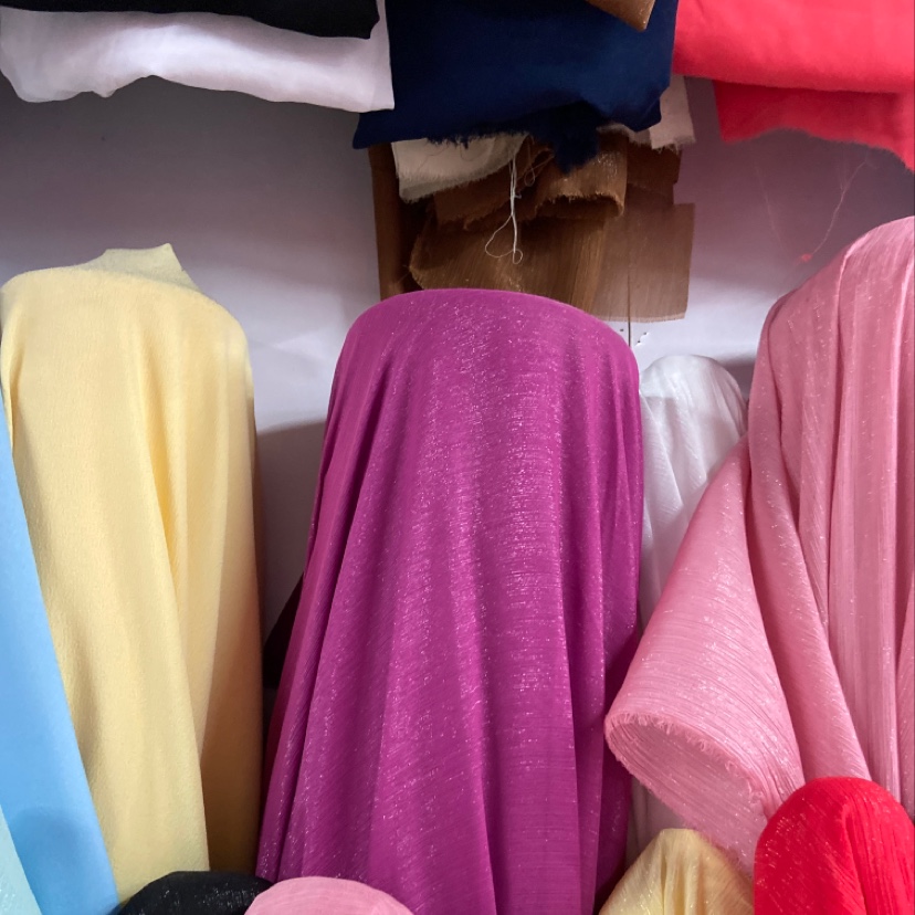 Rose-red silver crepe fabric, glittering crepe fabric, decorative items, handicrafts, headwear, clothing fabric