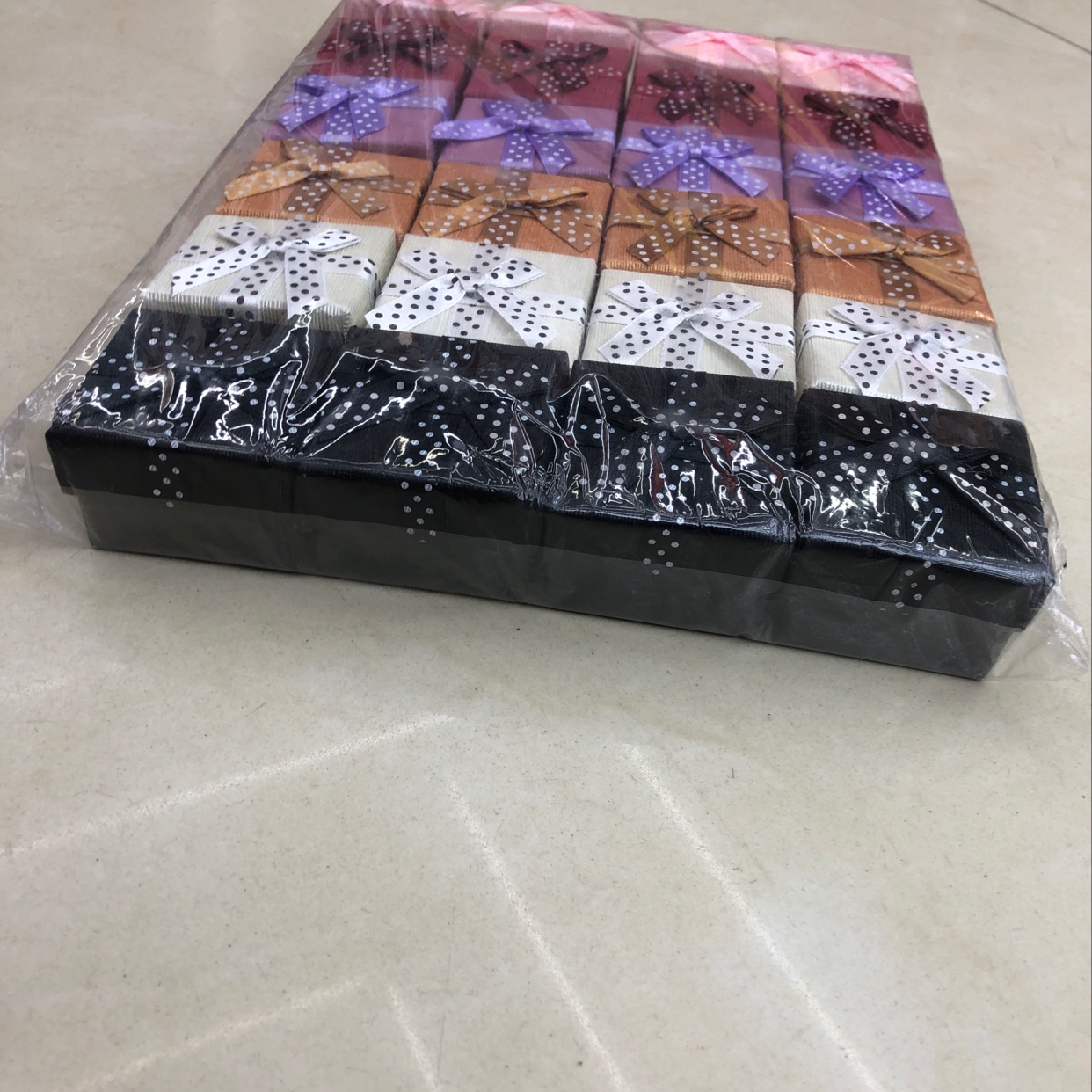 戒指盒，耳钉盒细节图