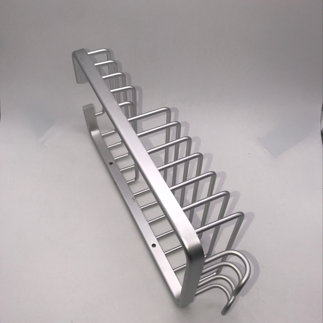 Double-grid space aluminum mesh basket with hooks Specification image