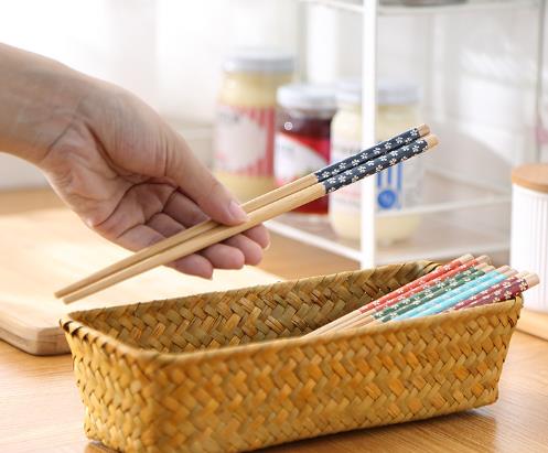 Bamboo and wood small floral chopsticks Home restaurant Hotel restaurant Bamboo and wood chopsticks printed tableware chopsticks stand bamboo chopsticks details Picture