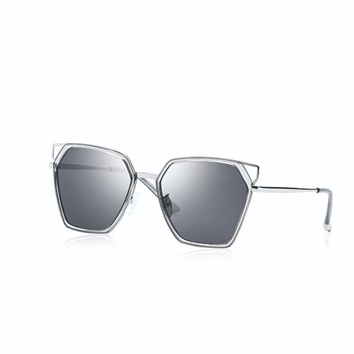 Sunglasses are fashionable, polarized and classical Application Scenario