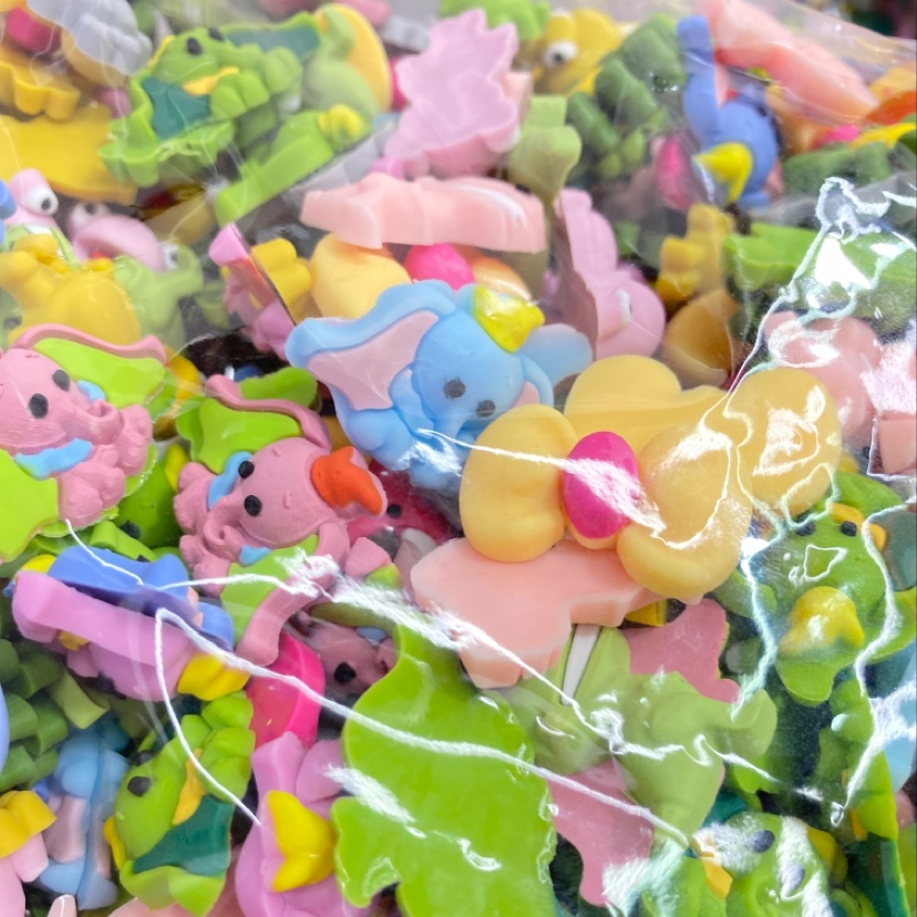 A series of best-selling children's DIY accessories featuring multi-color cute cartoon PVC elephant frogs