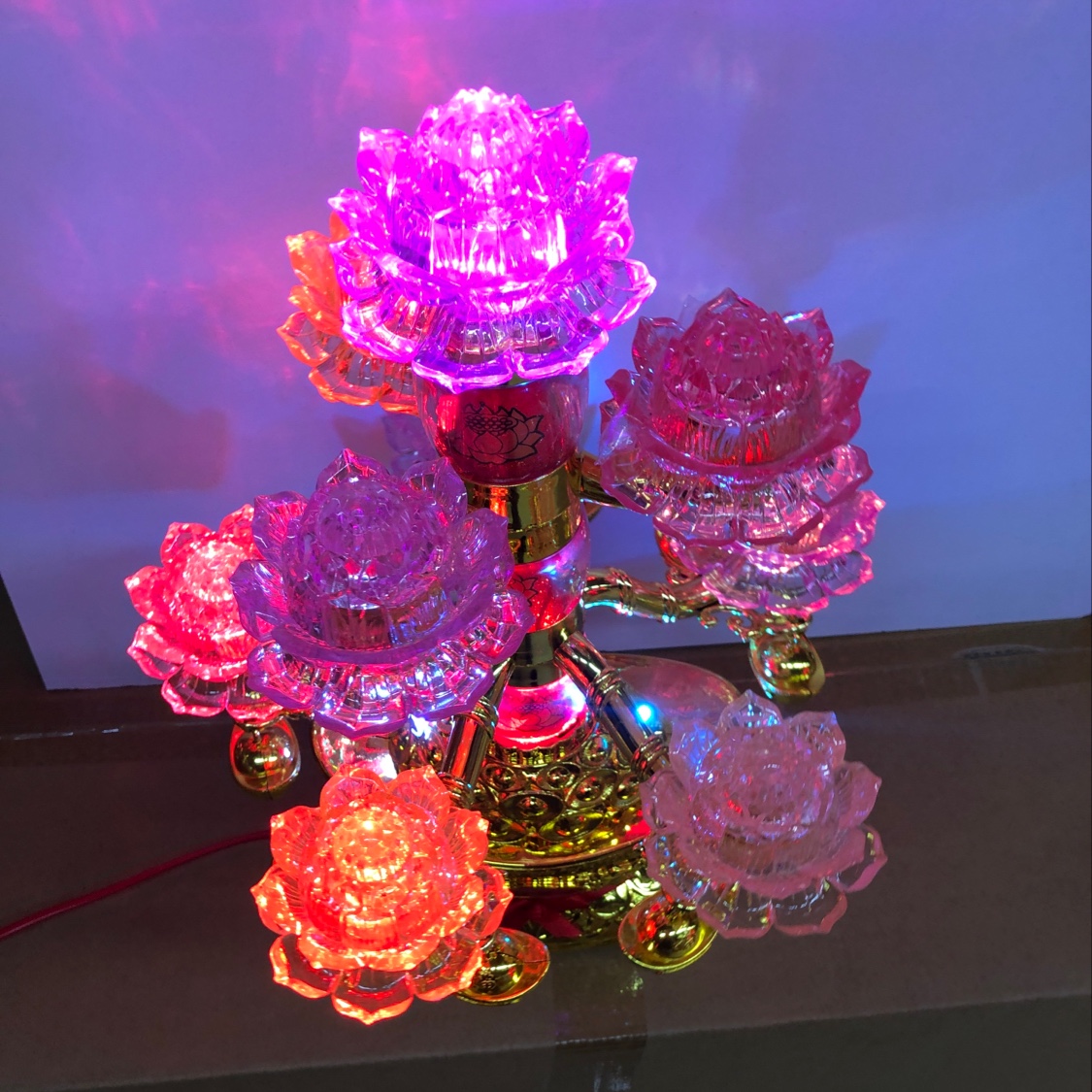 "Golden Ten Thousand Taels Lotus Rotating Lamp 2021 New Model Factory Direct Sales Wedding Supplies. Application Scenario