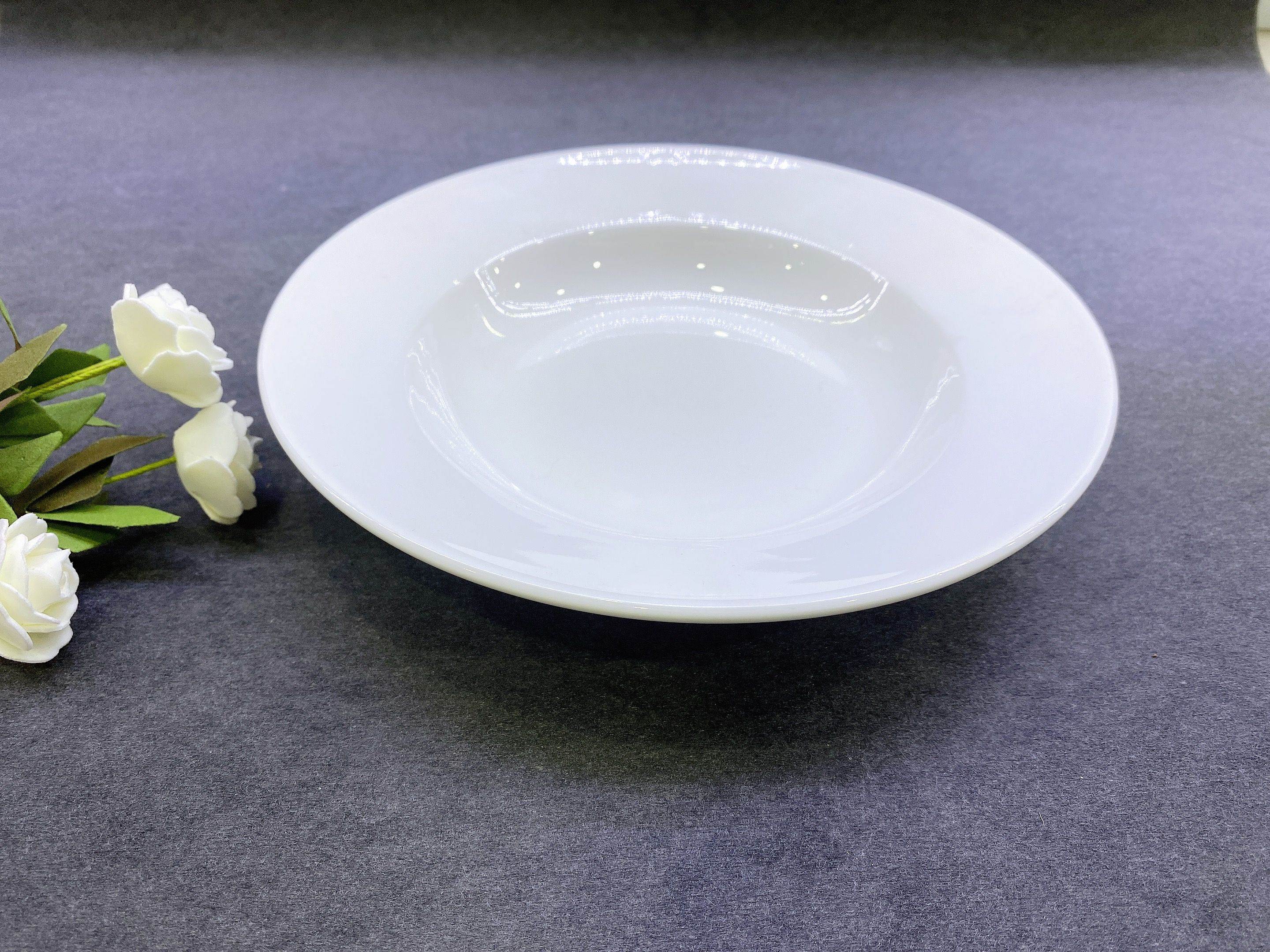 Ceramic trade soup plate white round soup plate