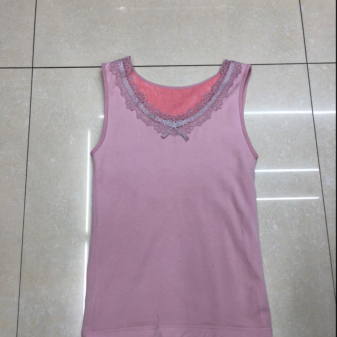 一号刺绣花边女背心