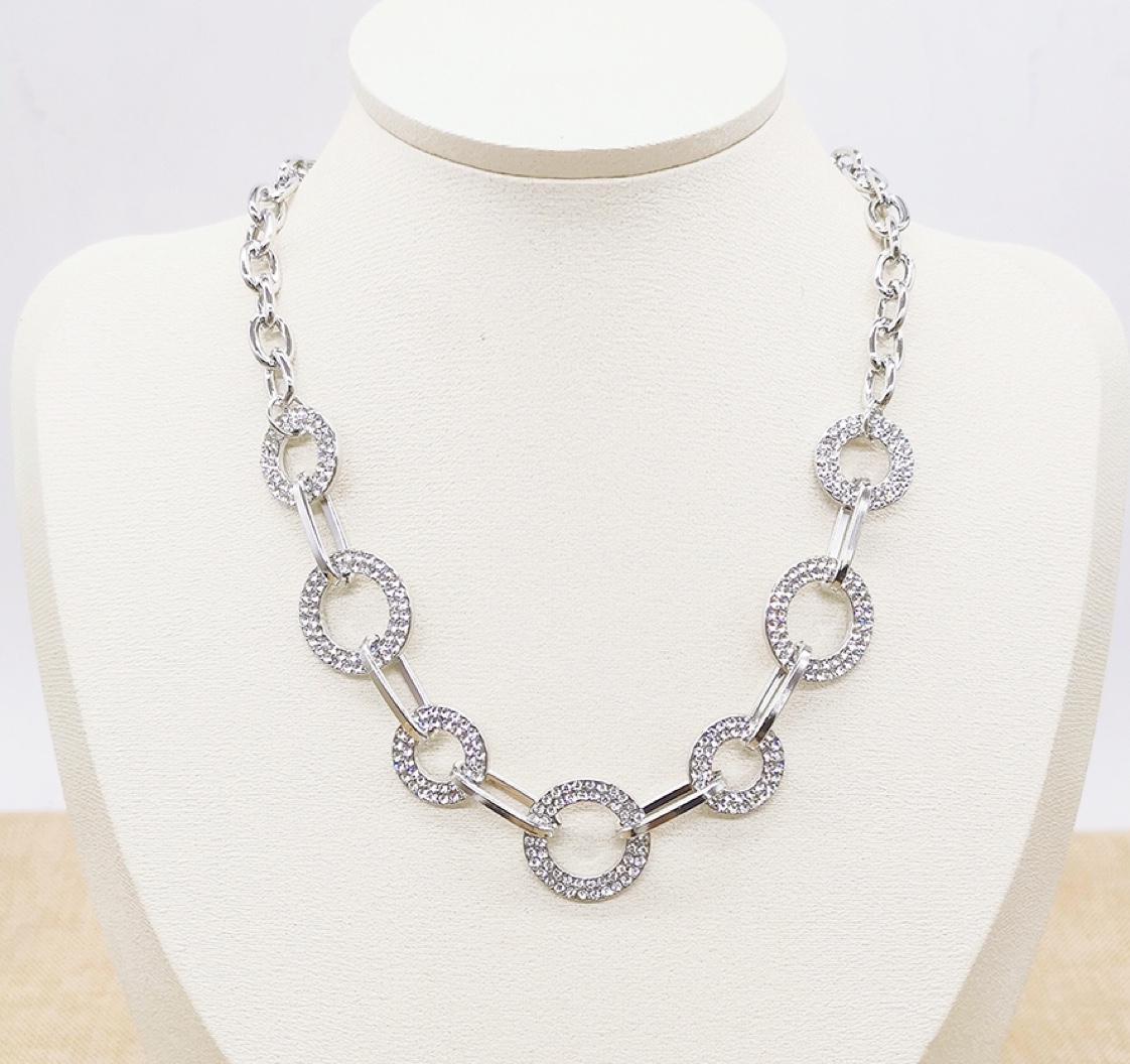 Fashion necklace