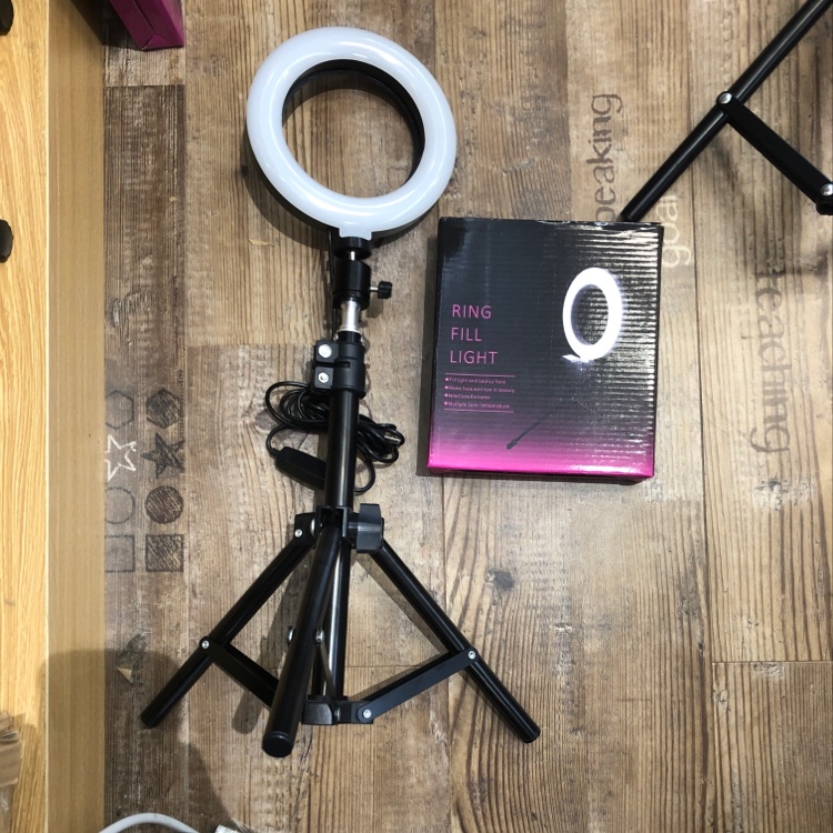 LED ring-shaped fill light live-streaming on Douyin by Internet celebrities