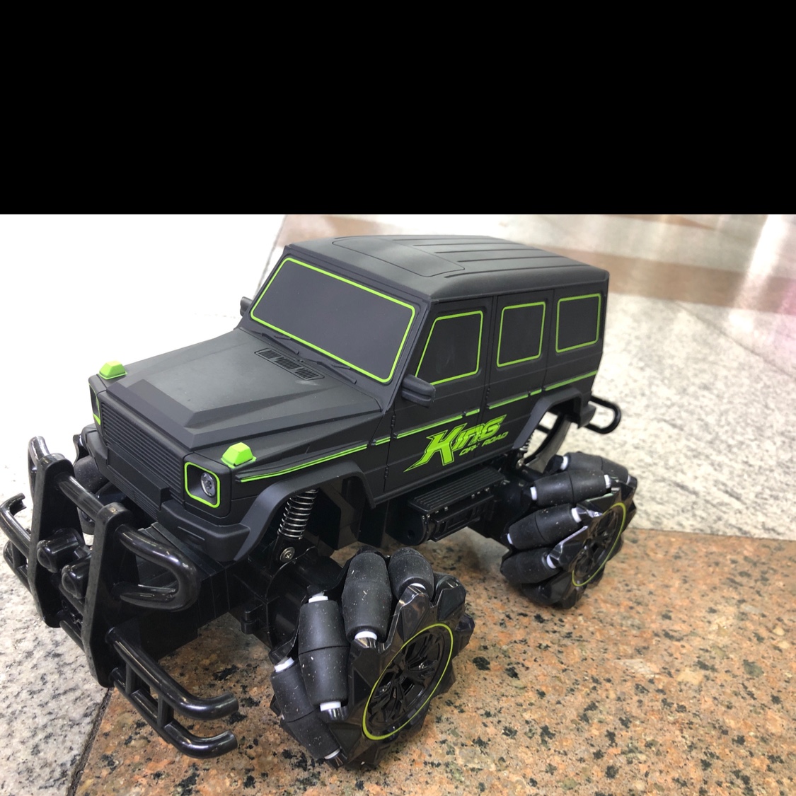 Side-riding remote control stunt car Big G explosive climbing SUV with charge thumbnail