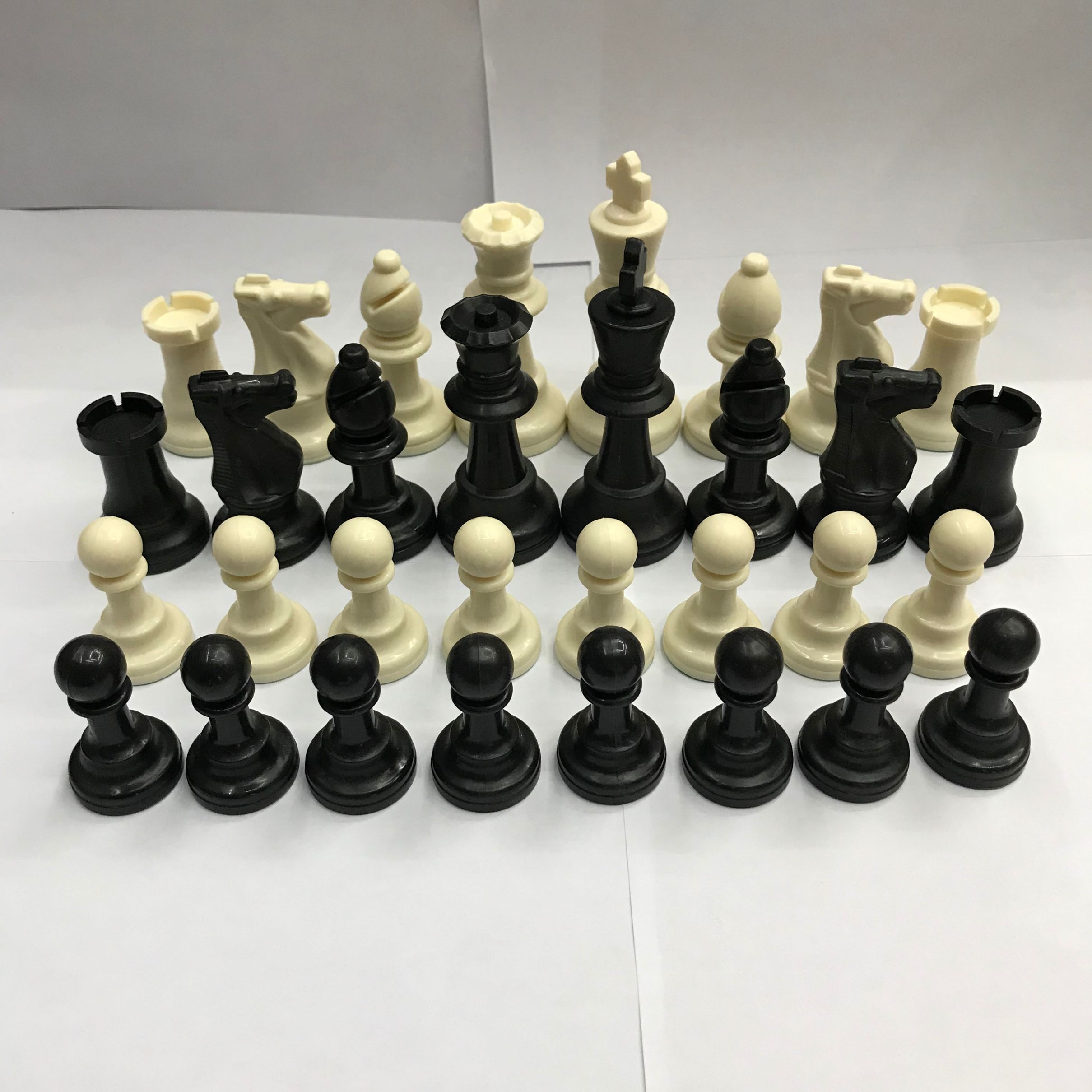 Plastic chess piece stick flannelette King height 95mm approx. 450 g without chessboard brand new PP material thumbnail