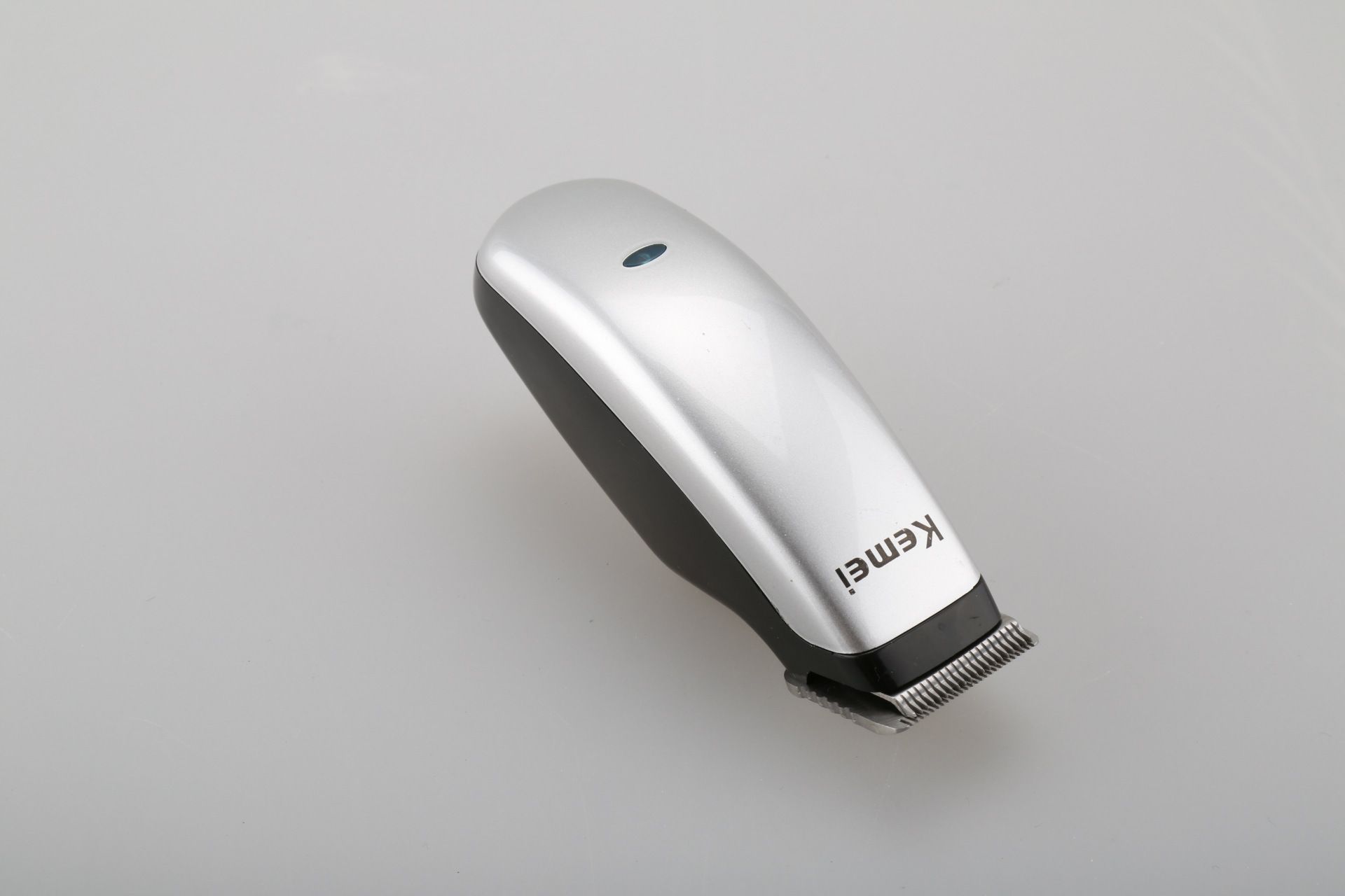 KEMEI 科美KM-9612 充电式电推剪迷你理发器电动剃头刀 电推子详情图4