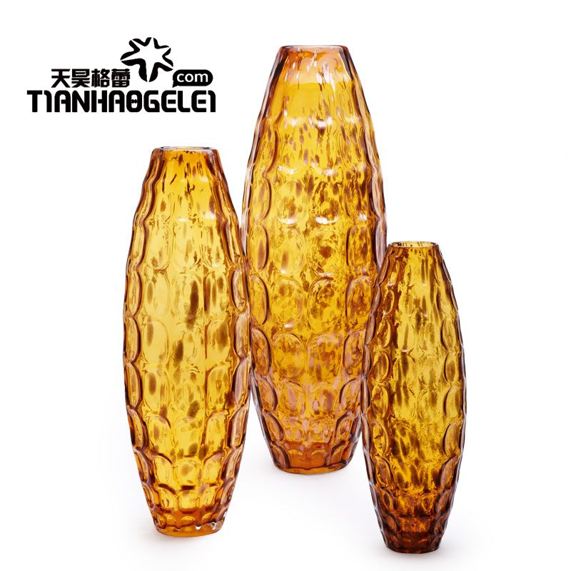 Three-piece glass vase set