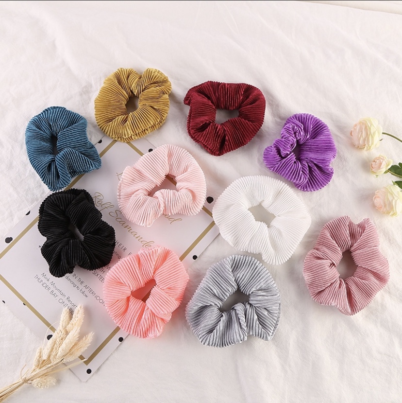 Knitted folded hair loops and large intestine loops