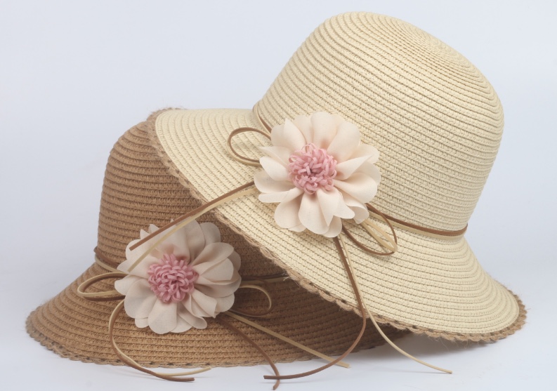 Lady's small flower cap