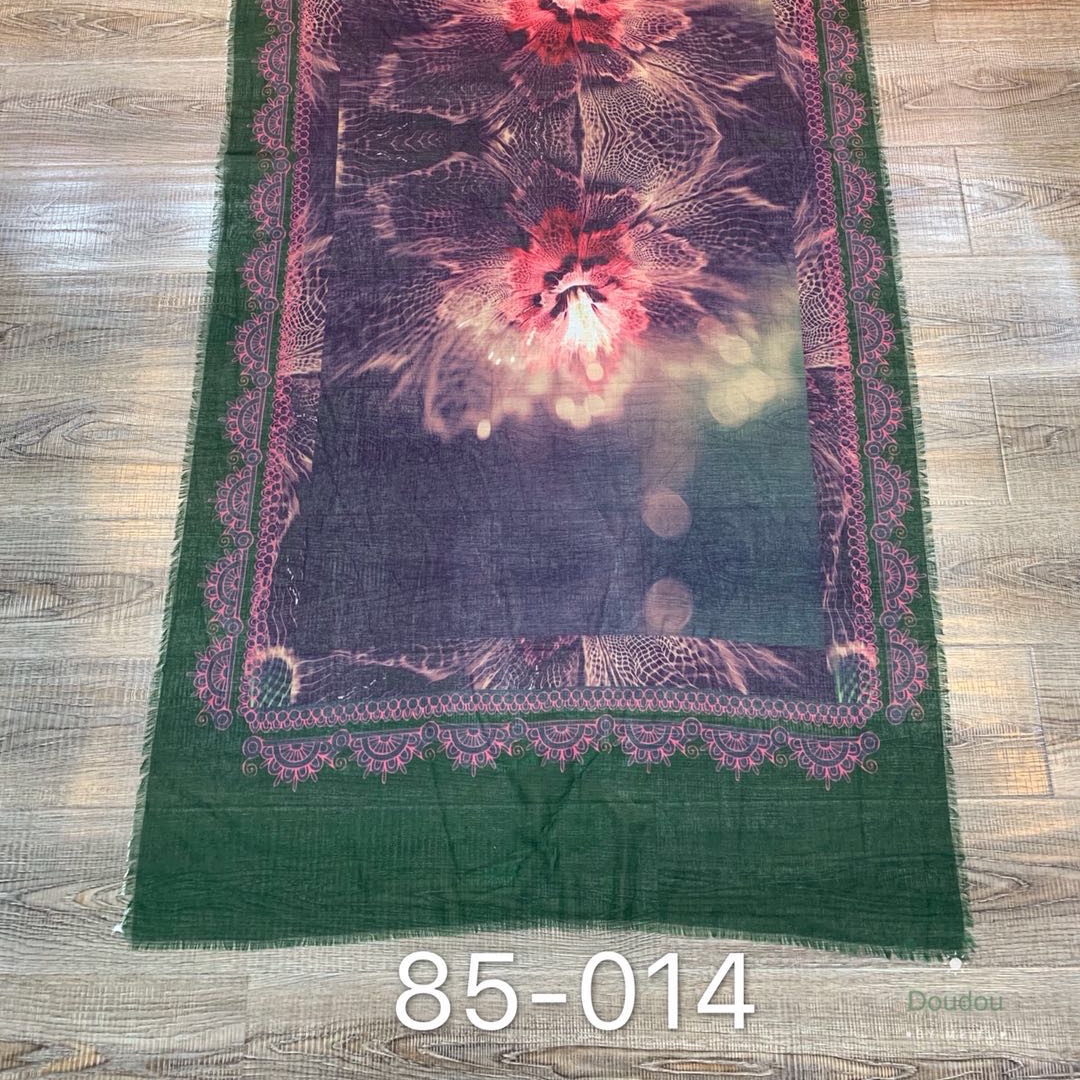 Gold scarf
Cotton and linen digital print 014 thumbnail