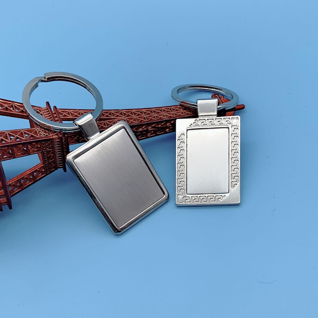 Single-row zinc alloy square keychain 2 Specification image
