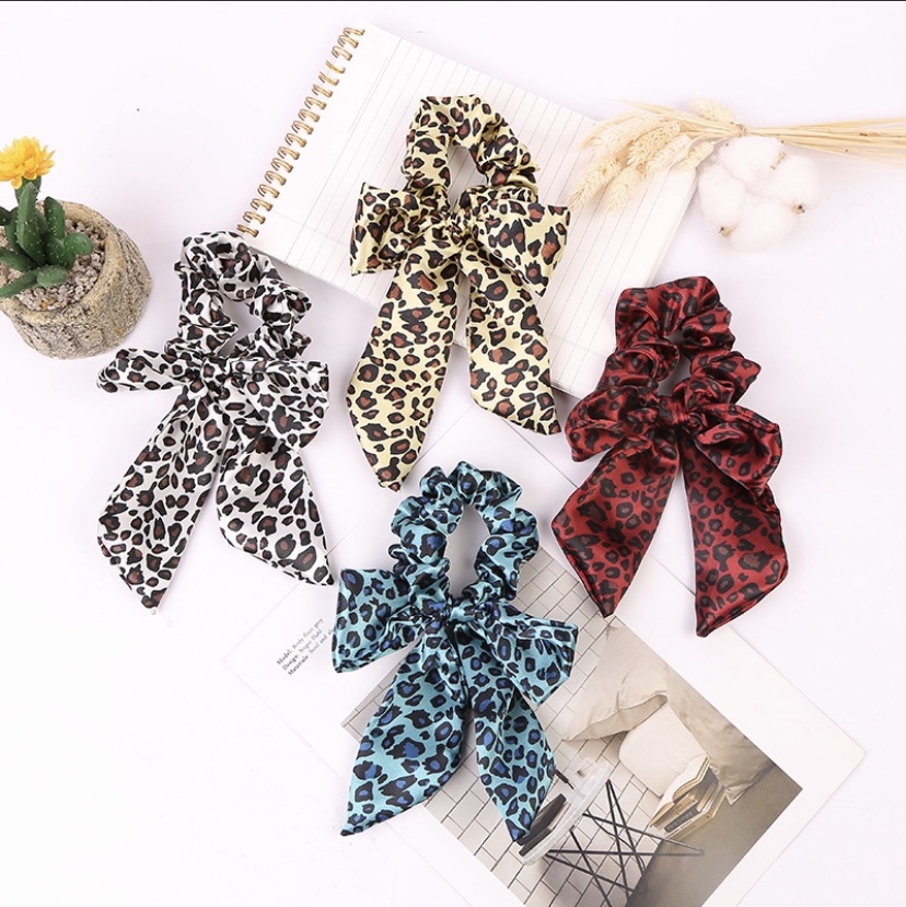 Colored leopard print ribbon hair tie