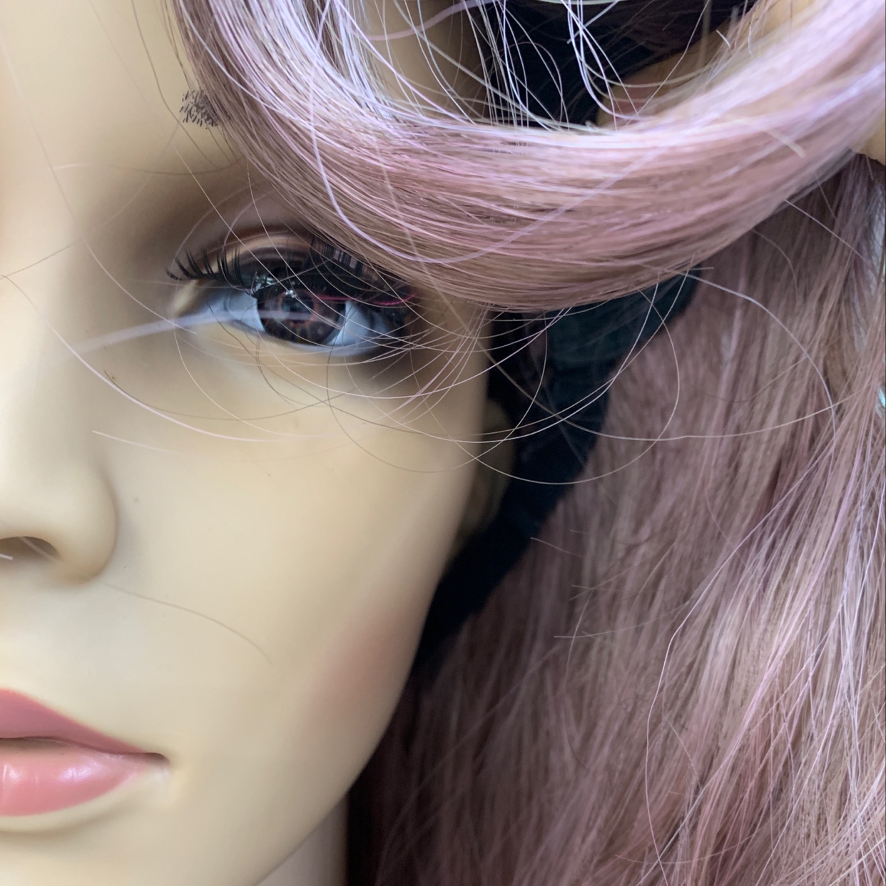 Custom-made and wholesale rose net matte high-temperature silk long roll wig covers Item Picture