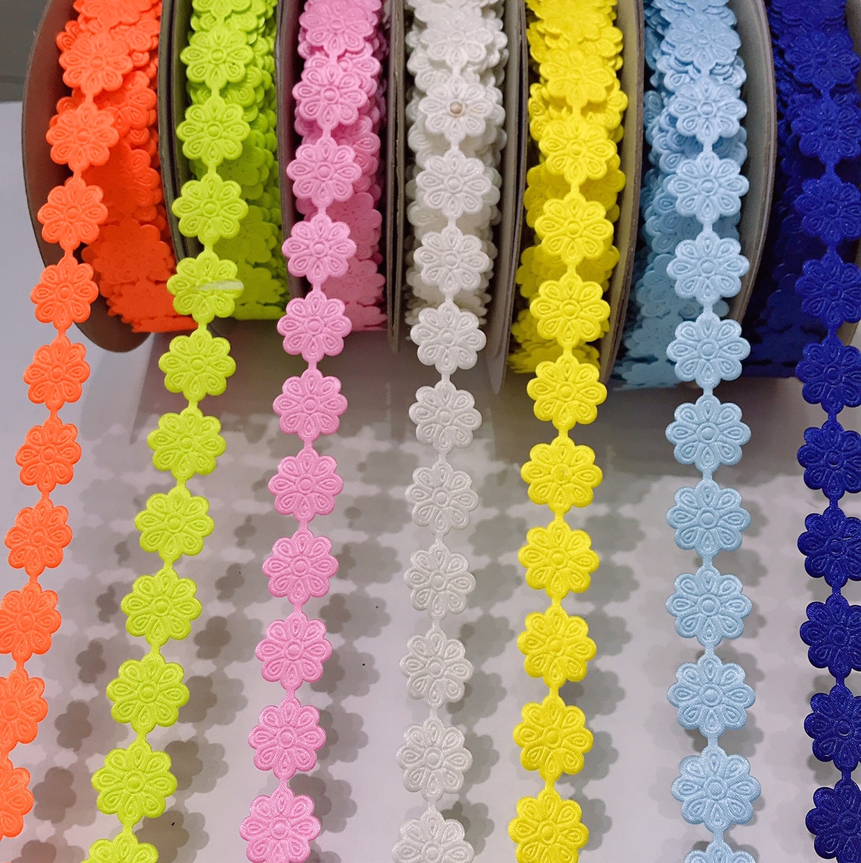Ultrasonic embossed lace series color Ding Han edition decorative accessories (small Daisy) thumbnail