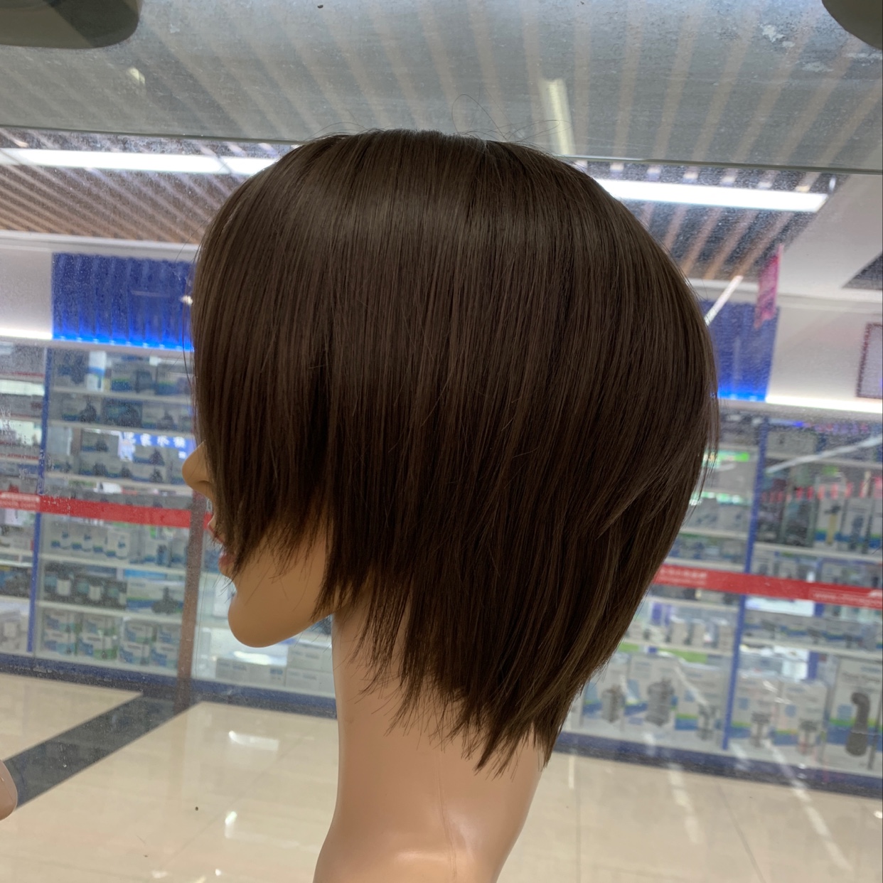 Custom-made and wholesale of matte high-temperature silk short hair wigs with adhesive tape mesh, realistic scalp short hair wigs for women Specification image