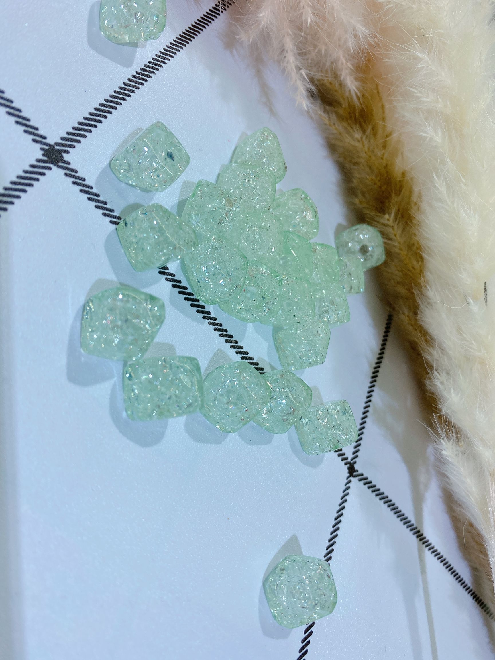 Acrílico half hole cubos flores cabeza cordón accesorios details Picture