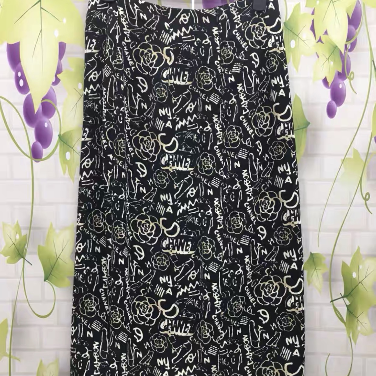 Take a good look at the floral skirt