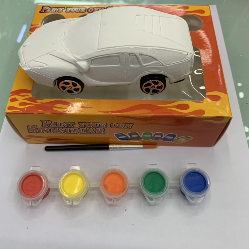 Children painting plaster painting, DIY plaster car, watercolor paint