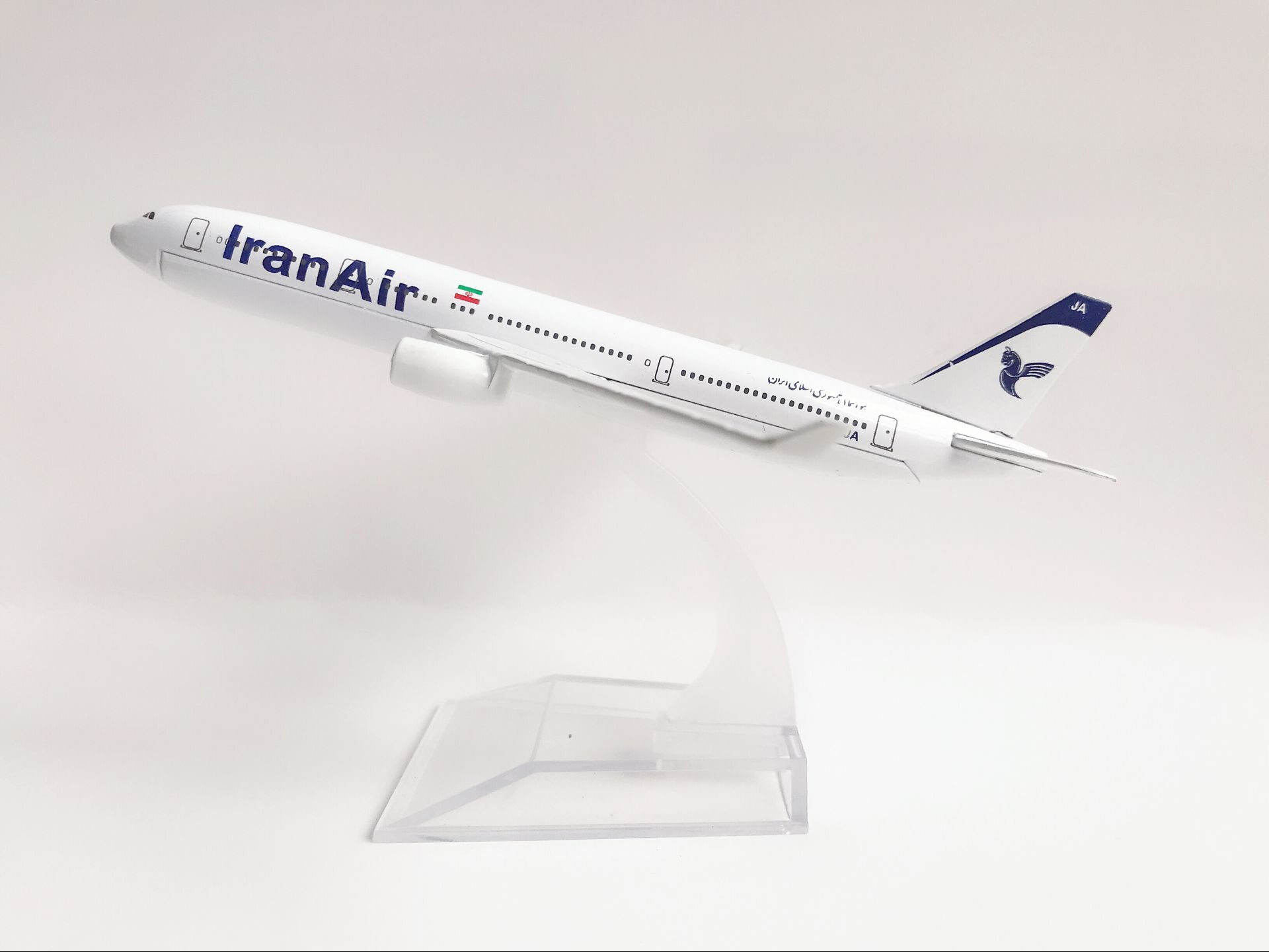 Aircraft model (16CM Iran Air A330) alloy aircraft model metal aircraft model