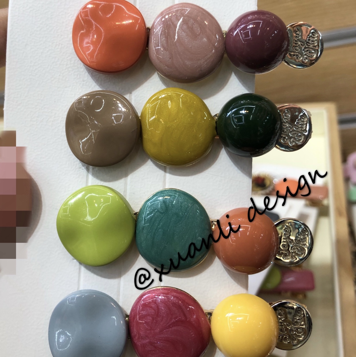 Color stone thumbnail