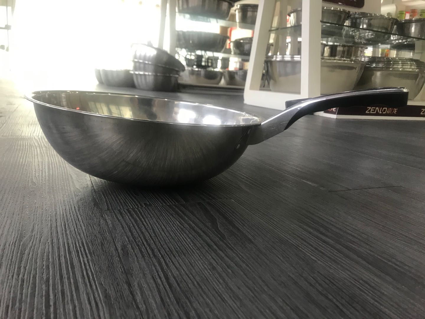 不锈钢炒锅，炒菜锅产品图