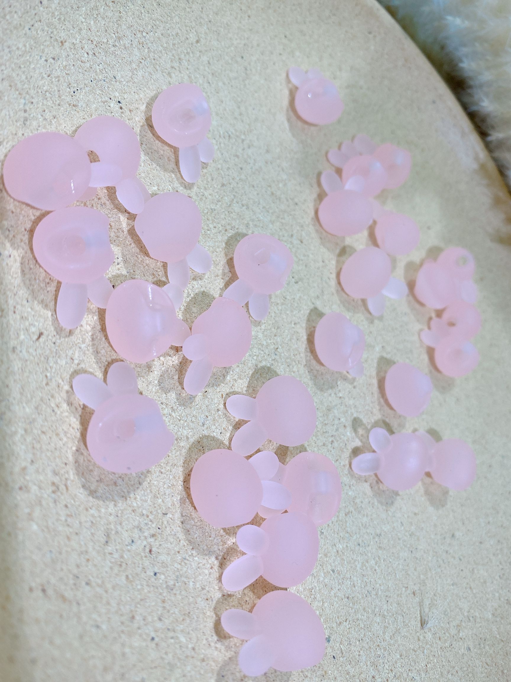 Acrylic rabbit head jelly rubber children's headband accessory detail image 7