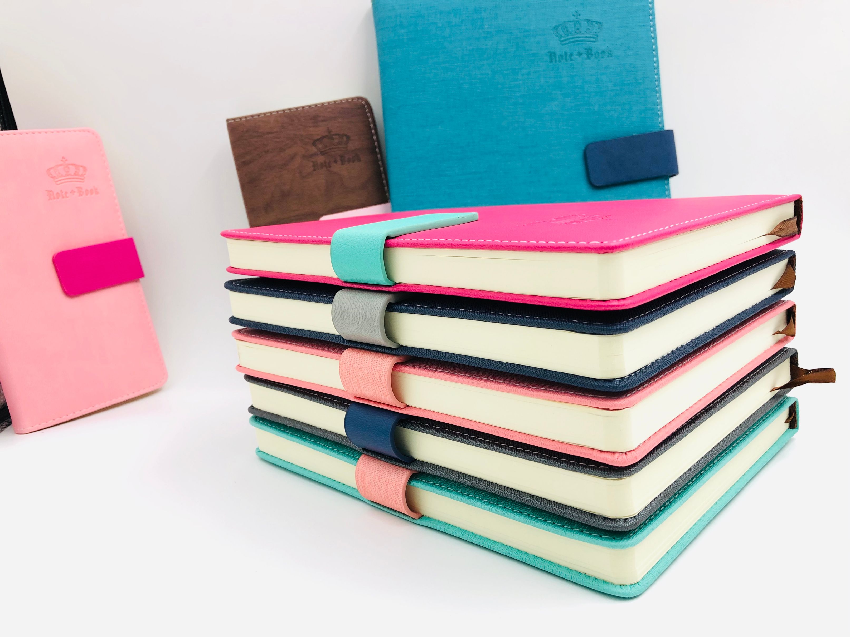 25K炫彩带扣笔记本子文具本子加厚商务记事本工作日记本简约皮面详情图3