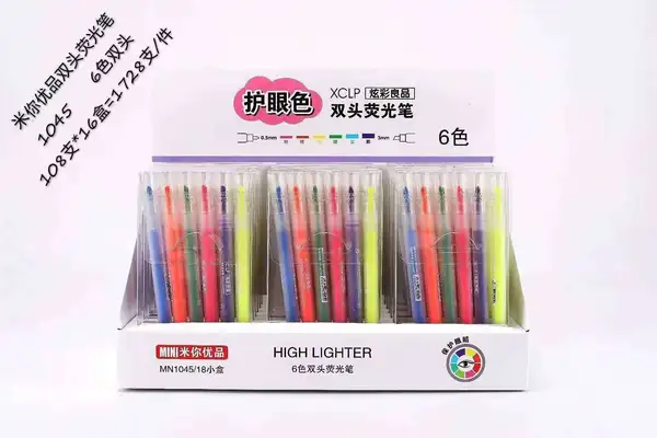 The student USES the candy color double - headed pen thumbnail
