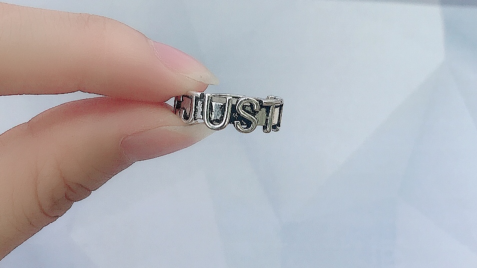 Xinmingyang, a popular Douyin hit ring, is a versatile and fashionable retro ring for women details Picture