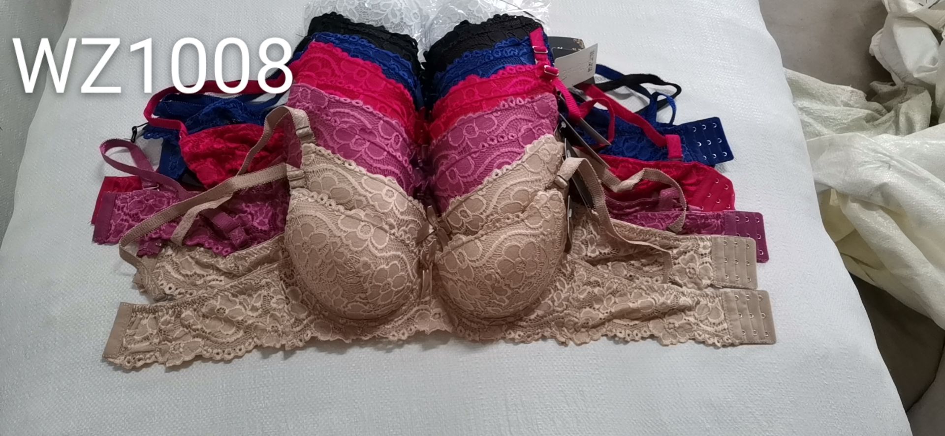 All-lace, corner-cup, three-breasted bra detail image 1