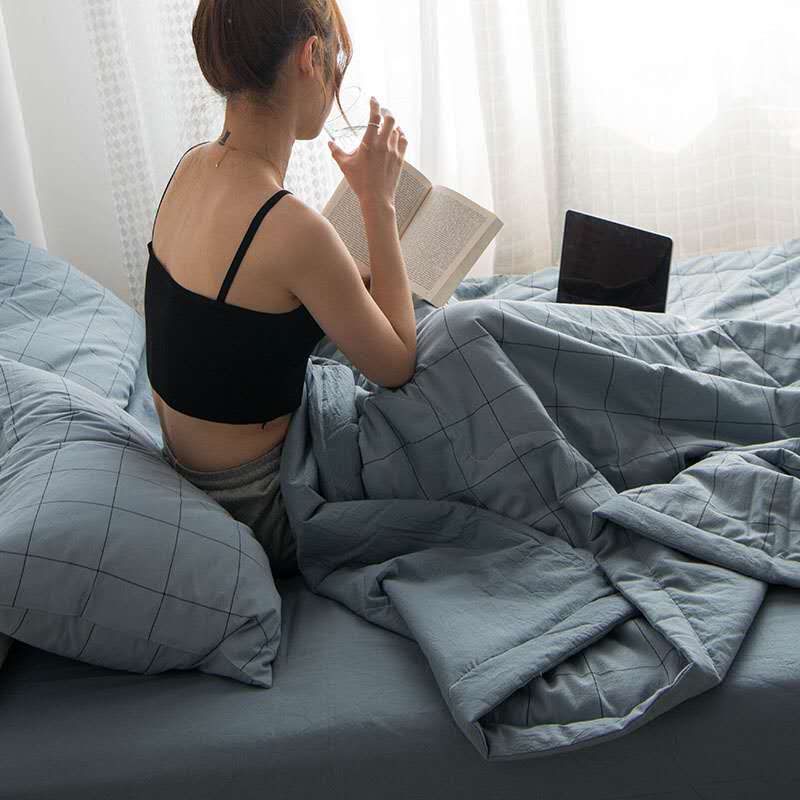 Yarn-dyed all-cotton summer quilt Item Picture