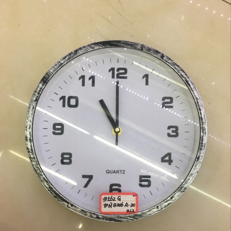 Home digital wall clock, retro European-style clock, simple and modern living room round silent clock