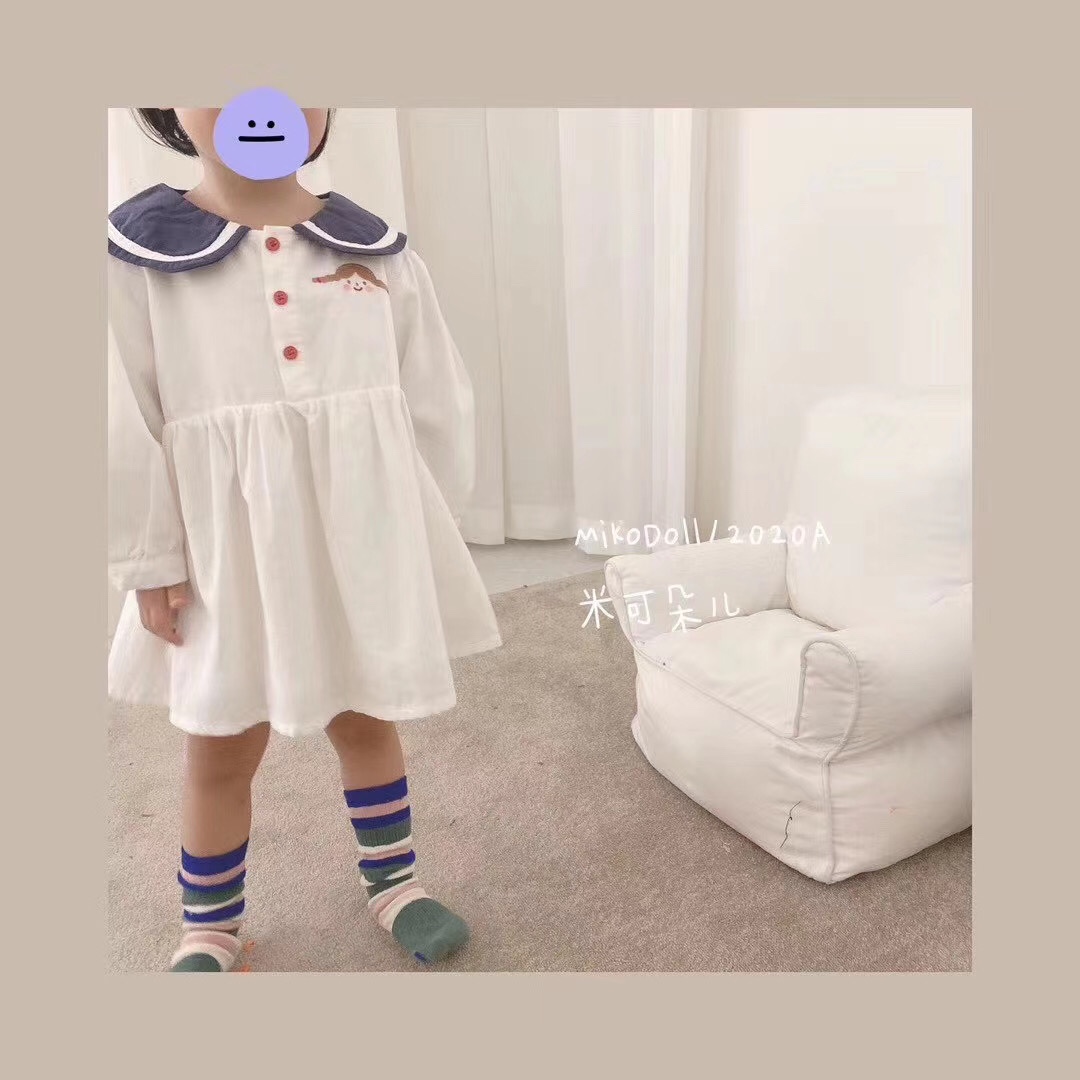 娃娃领连衣裙