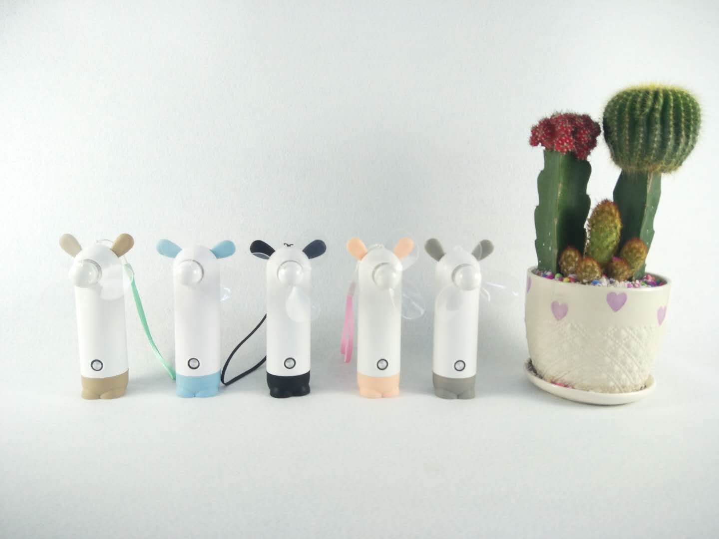 Factory direct sales of 1200mAh handheld Rabbit USB charging fan detail image 2