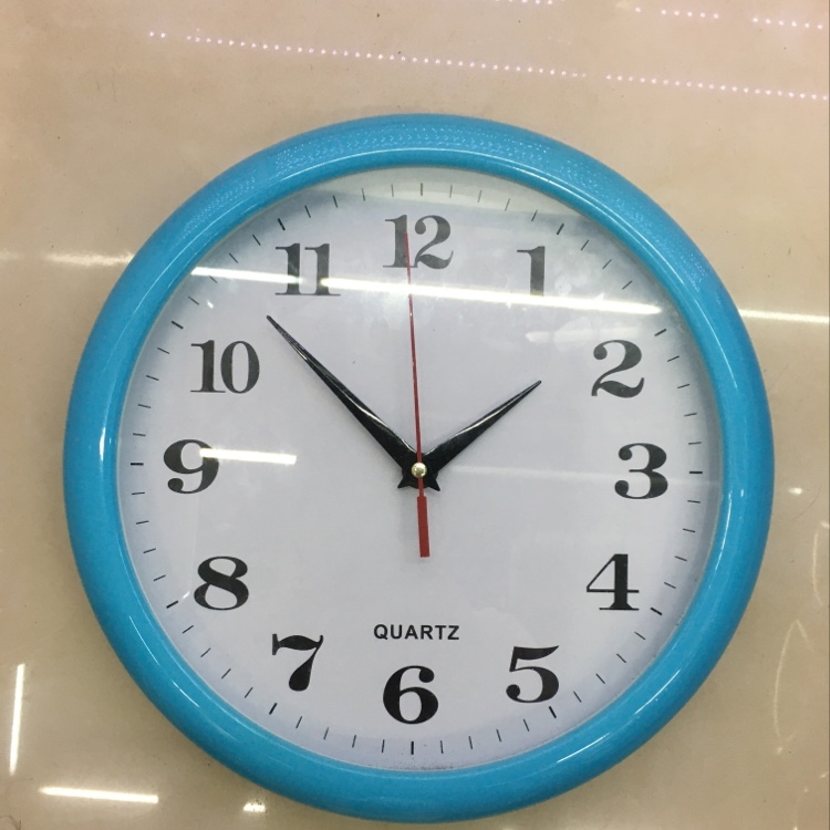 Home digital wall clock, retro European-style clock, simple and modern living room, round, colorful, silent clock
