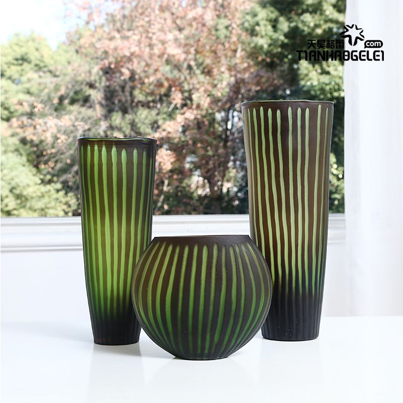 Glass vase, glass decoration, glass handicraft full figure
