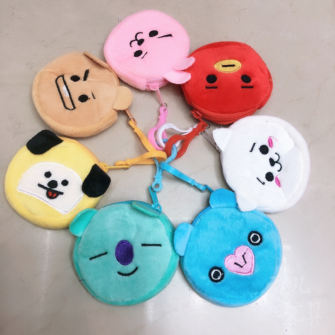 毛绒钱包8cm卡通刺绣零钱包BTS21防弹少年团零钱包图