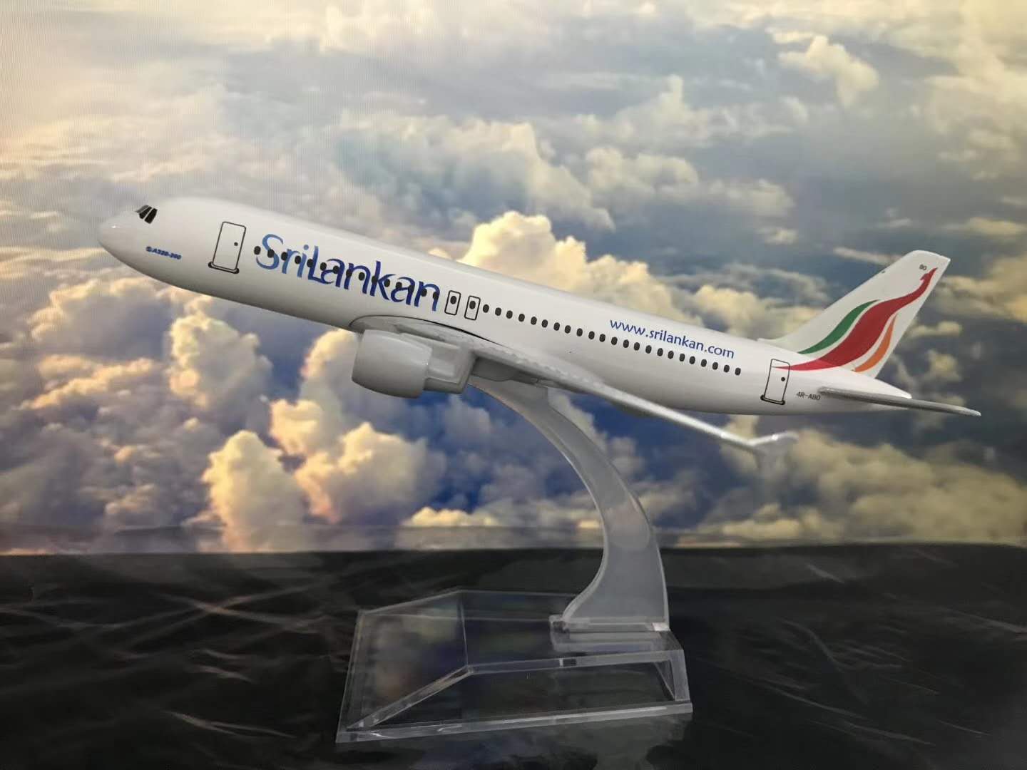 Aircraft model (16CM Sri Lanka Airlines A330) alloy aircraft model metal aircraft model