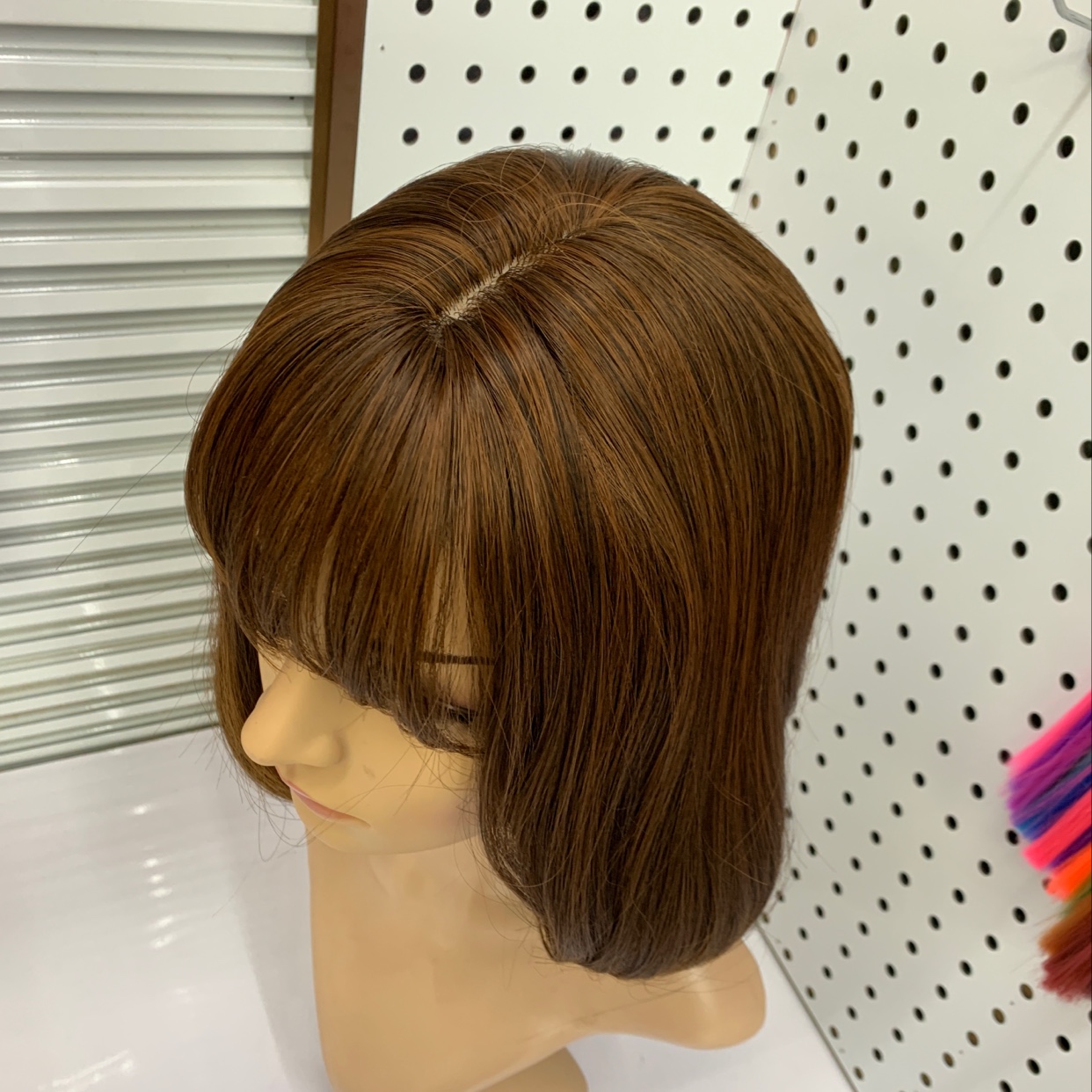 Rose net matte high-temperature silk short curly hair wig for women, custom-made and wholesale realistic wig for women Application Scenario