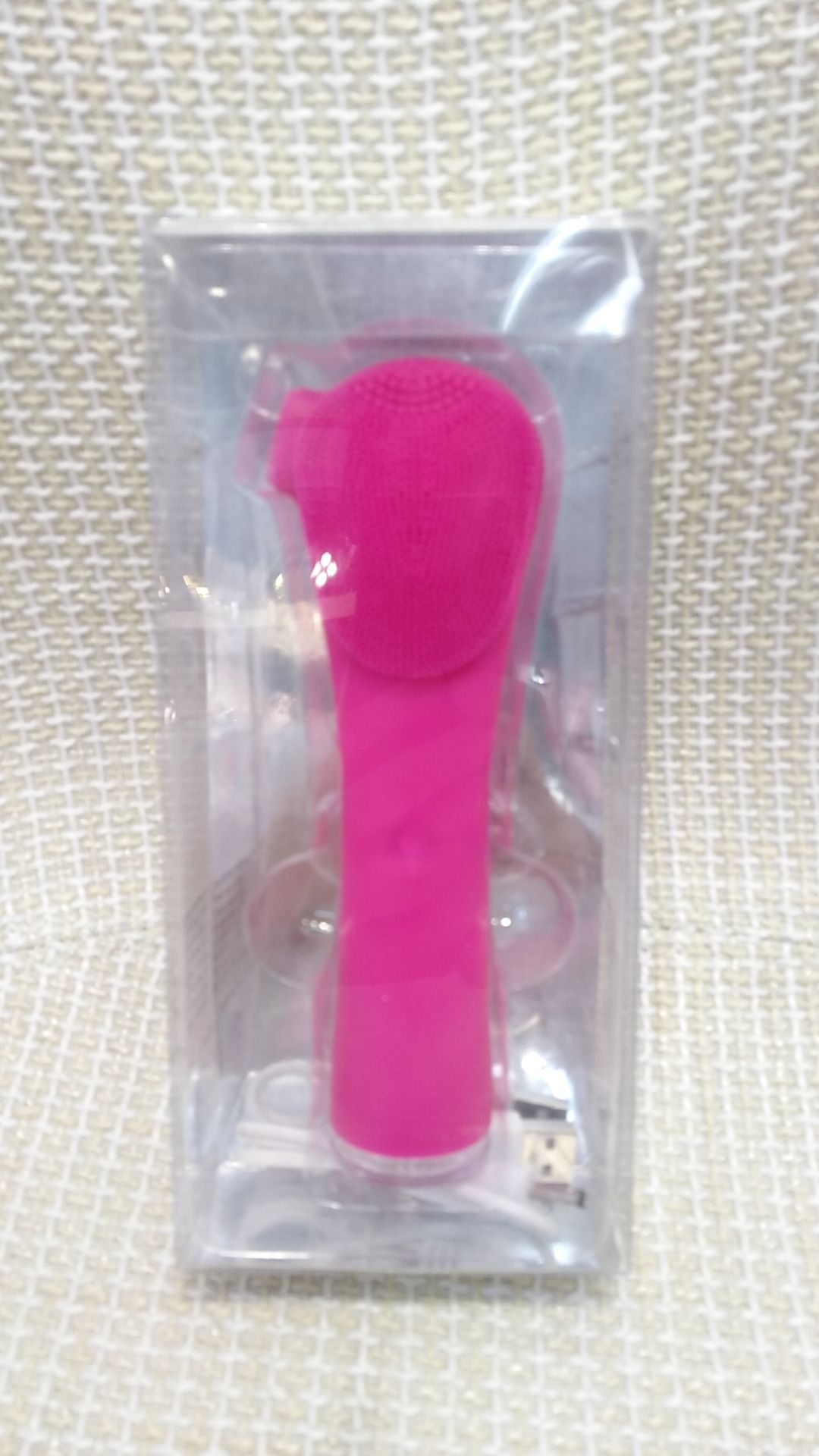 Long-handled facial cleansing device details Picture