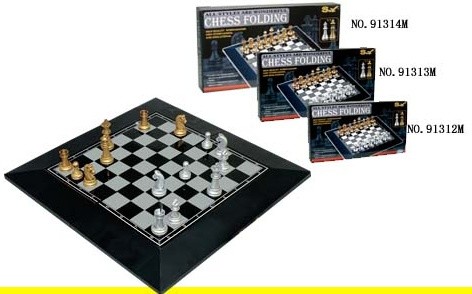 Magnetic chess on plastic