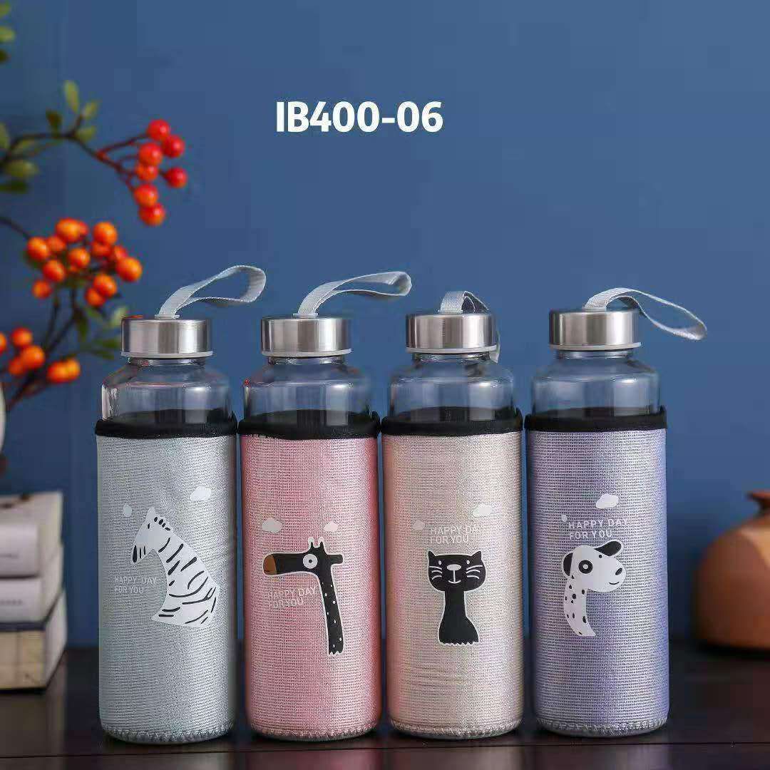 New color shiny silk cloth glass cup, portable single-layer water cup, simple covered tea cup, heat-insulating and anti-drop glass cup Application Scenario