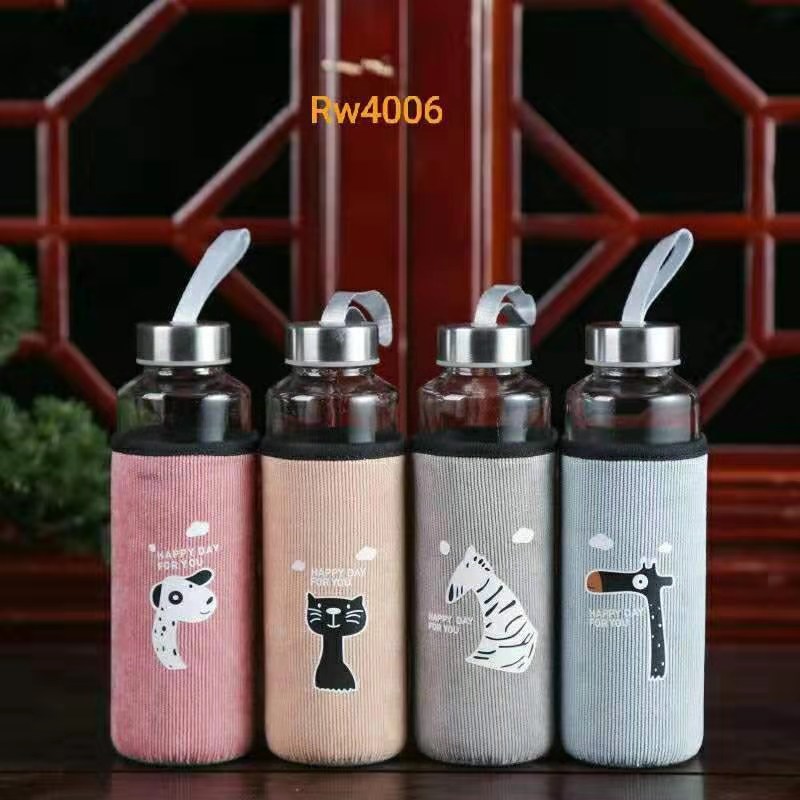 New corduroy glass cup, portable single-layer water cup, simple covered tea cup, heat-insulating and anti-drop glass cup Application Scenario