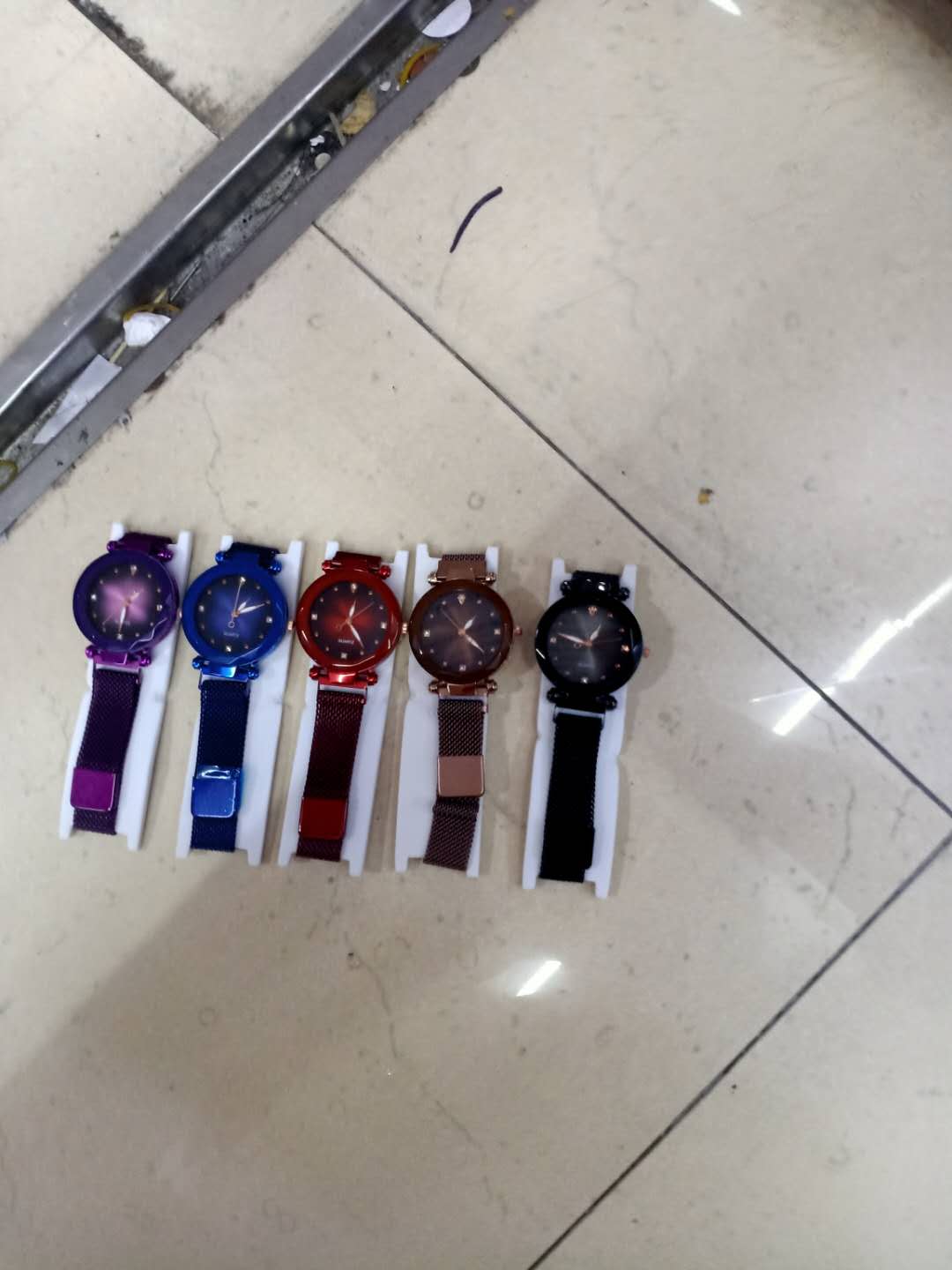 The 2020 new magnet watch is a trendy and fashionable trend