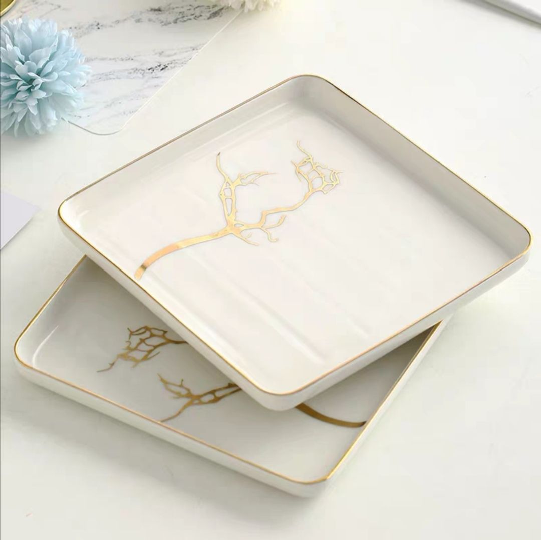 Youzun Ceramic Plate Set: Square, gold-rimmed, round, deep plate, thickened plate, round, European-style tableware Application Scenario